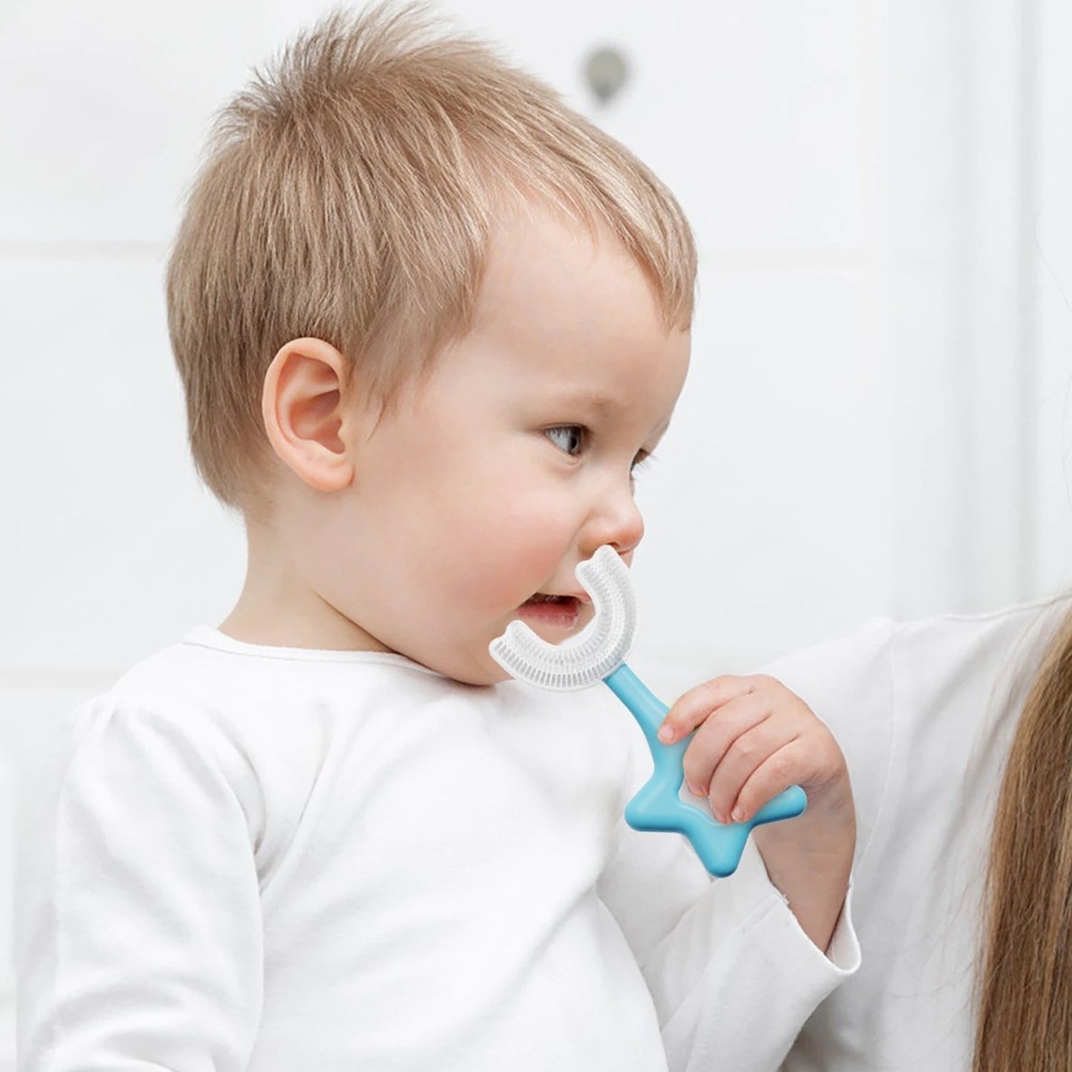 Soft Silicone U-Shape Toothbrush with Star Handle Soft Silicone U-Shape Toothbrush with Star Handle